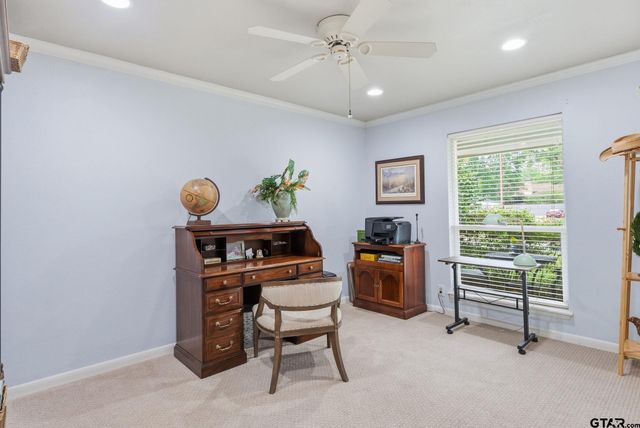 8229 Columbia Dr, Tyler, TX 75703