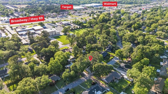 8229 Columbia Dr, Tyler, TX 75703