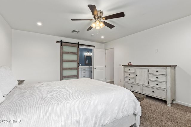 723 E DESERT Drive S, Phoenix, AZ 85042