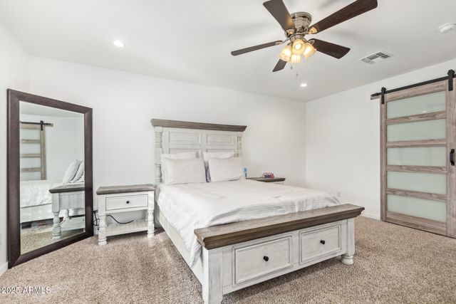 723 E DESERT Drive S, Phoenix, AZ 85042