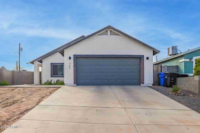 723 E DESERT Drive S, Phoenix, AZ 85042