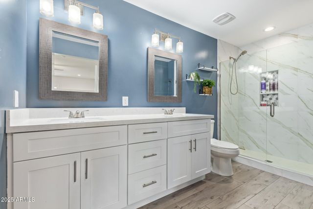 723 E DESERT Drive S, Phoenix, AZ 85042