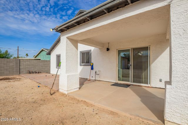 723 E DESERT Drive S, Phoenix, AZ 85042