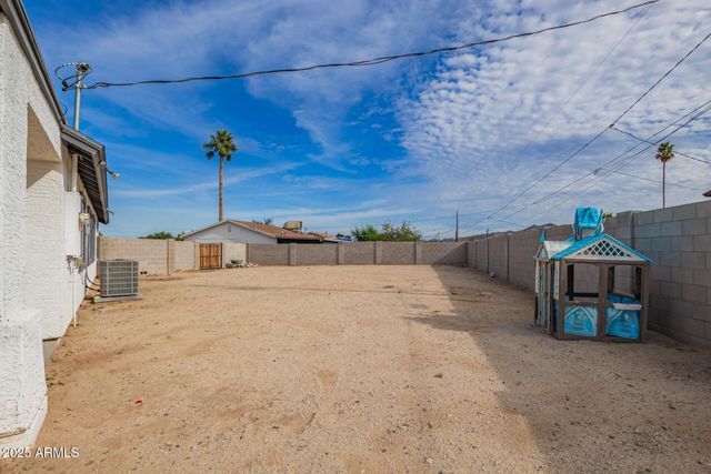 723 E DESERT Drive S, Phoenix, AZ 85042