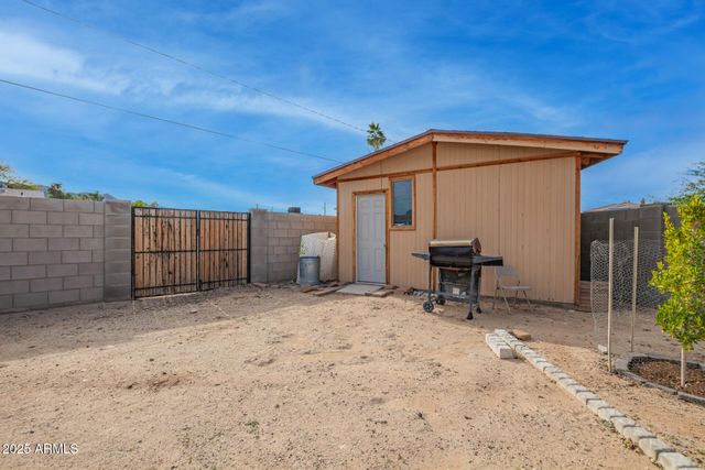 723 E DESERT Drive S, Phoenix, AZ 85042