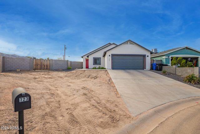 723 E DESERT Drive S, Phoenix, AZ 85042