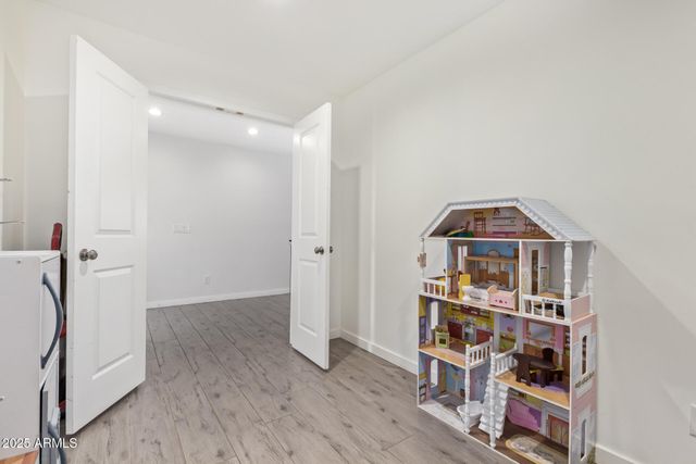 723 E DESERT Drive S, Phoenix, AZ 85042