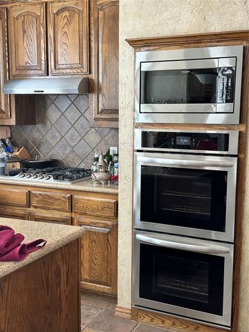 33 Misty Pond Drive, Frisco, TX 75034