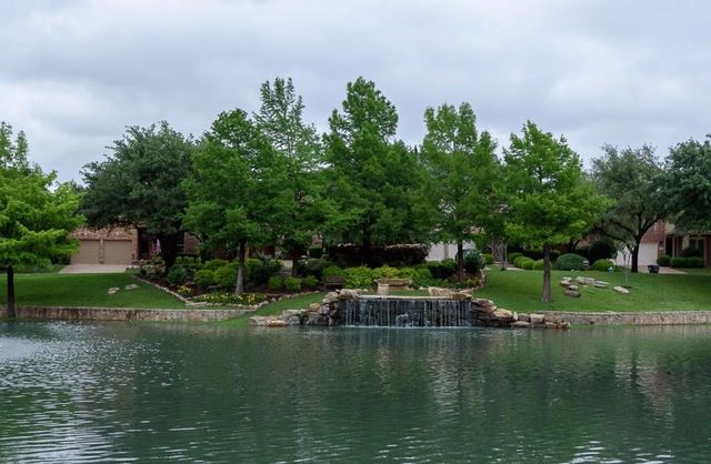 33 Misty Pond Drive, Frisco, TX 75034