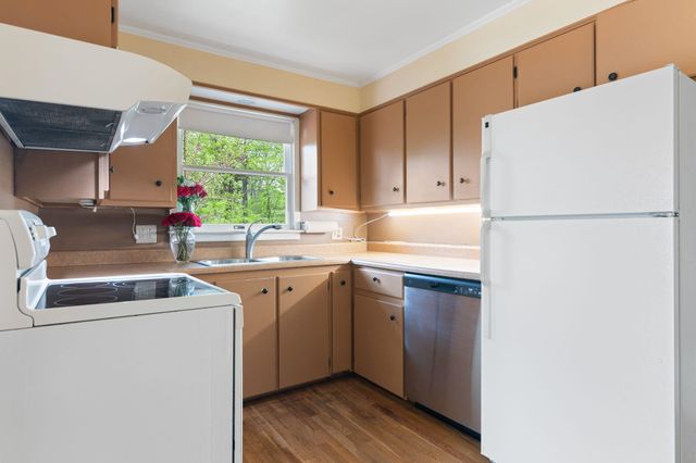 366 Hague Road, Dummerston, VT 05301