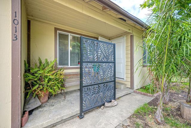 1013 Frienza Ave, Sacramento, CA 95815