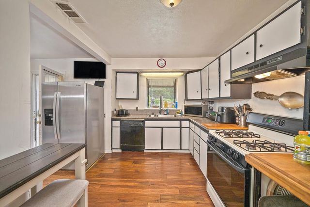 1013 Frienza Ave, Sacramento, CA 95815