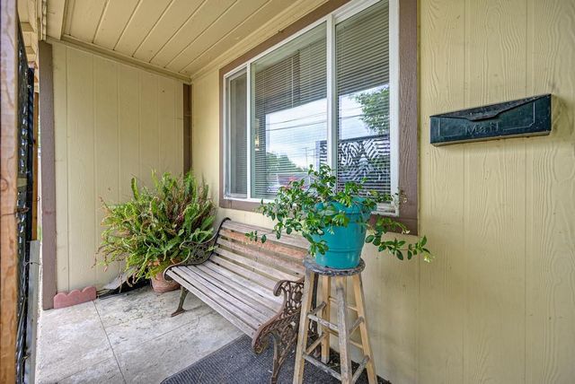 1013 Frienza Ave, Sacramento, CA 95815