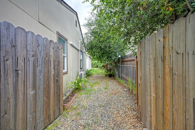 1013 Frienza Ave, Sacramento, CA 95815