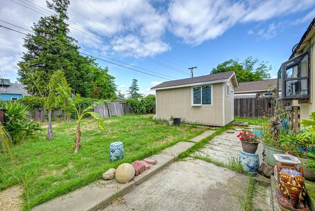 1013 Frienza Ave, Sacramento, CA 95815