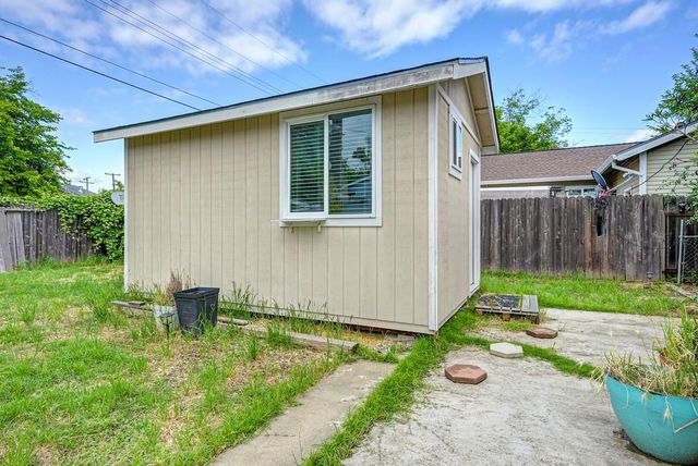 1013 Frienza Ave, Sacramento, CA 95815