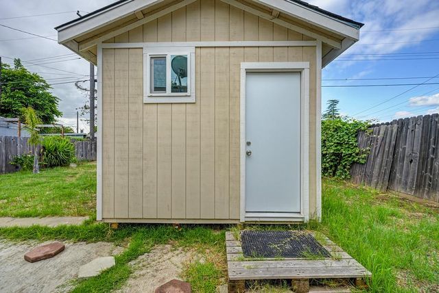1013 Frienza Ave, Sacramento, CA 95815