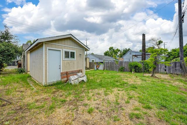 1013 Frienza Ave, Sacramento, CA 95815