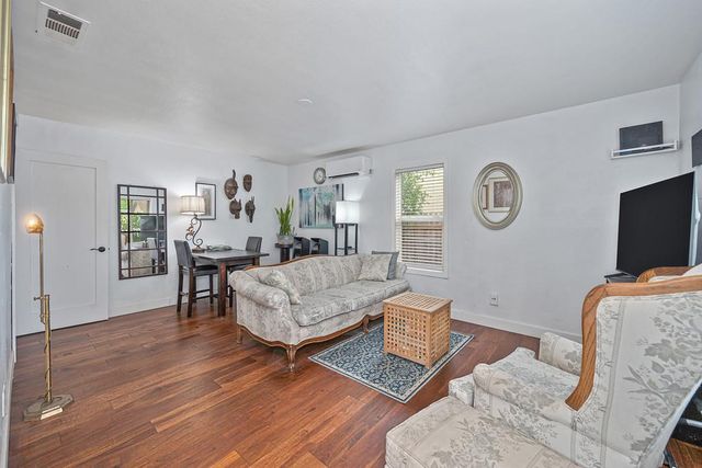 1013 Frienza Ave, Sacramento, CA 95815