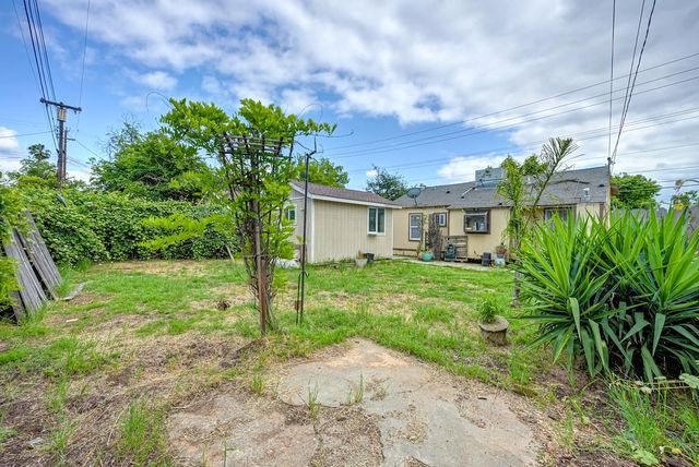 1013 Frienza Ave, Sacramento, CA 95815