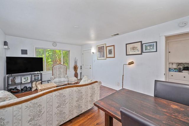 1013 Frienza Ave, Sacramento, CA 95815