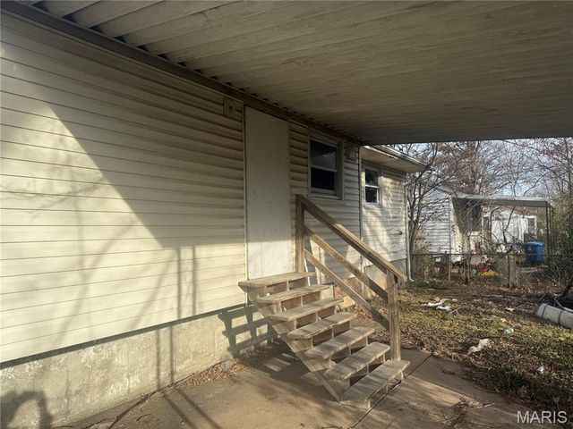 256 Shepley Drive, St Louis, MO 63137