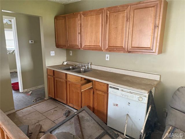 256 Shepley Drive, St Louis, MO 63137