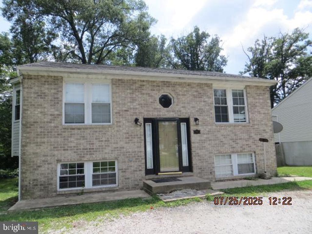 8613-A QUENTIN AVE, Parkville, MD 21234