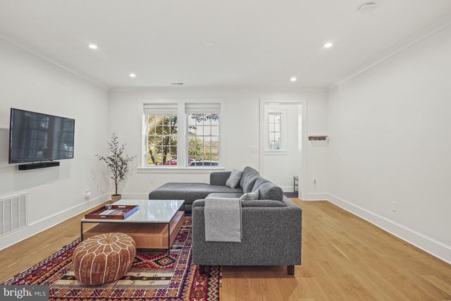 1920 35TH ST NW, Washington, DC 20007