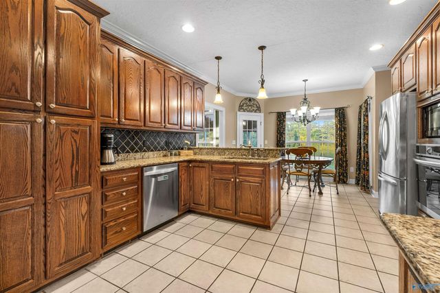 101 Jessica Lane, Gadsden, AL 35903