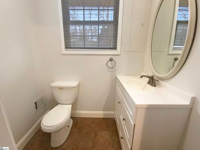 1 Oakleaf Drive, Taylors, SC 29687