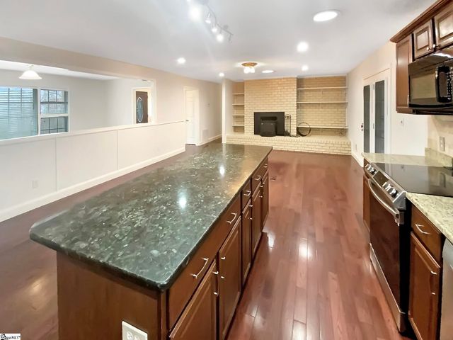 1 Oakleaf Drive, Taylors, SC 29687