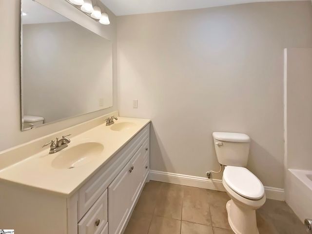 1 Oakleaf Drive, Taylors, SC 29687