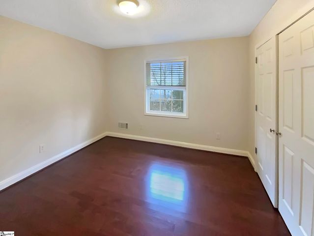 1 Oakleaf Drive, Taylors, SC 29687