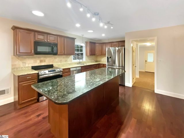 1 Oakleaf Drive, Taylors, SC 29687