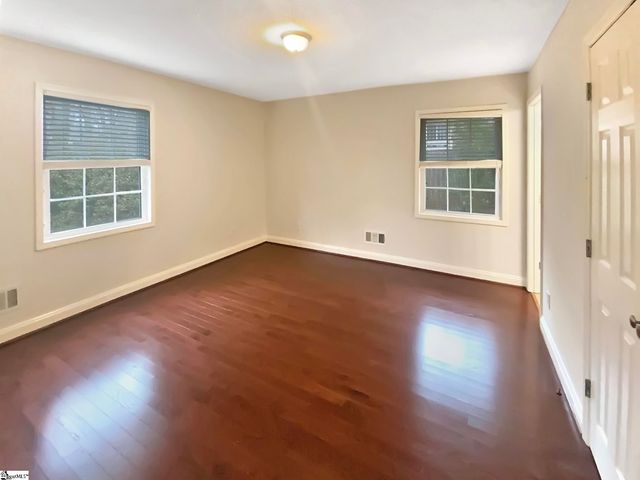 1 Oakleaf Drive, Taylors, SC 29687