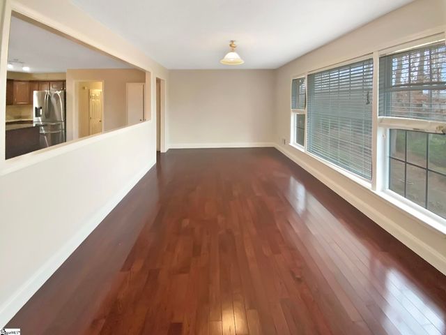 1 Oakleaf Drive, Taylors, SC 29687