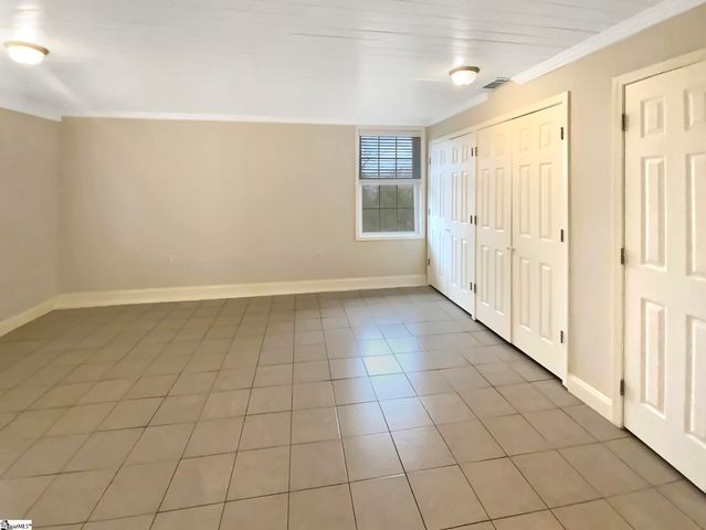 1 Oakleaf Drive, Taylors, SC 29687