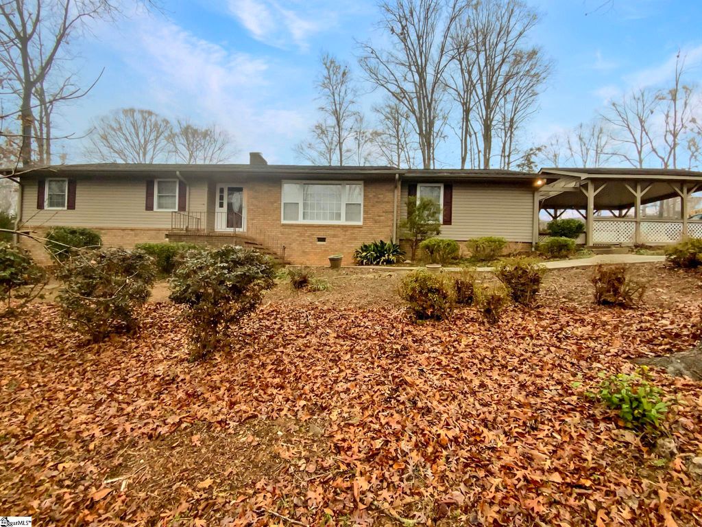 1 Oakleaf Drive, Taylors, SC 29687