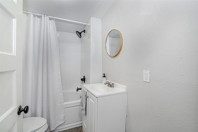 409 E Godley Avenue, Godley, TX 76044