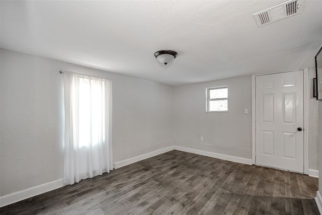 409 E Godley Avenue, Godley, TX 76044