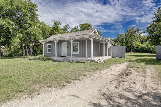 409 E Godley Avenue, Godley, TX 76044