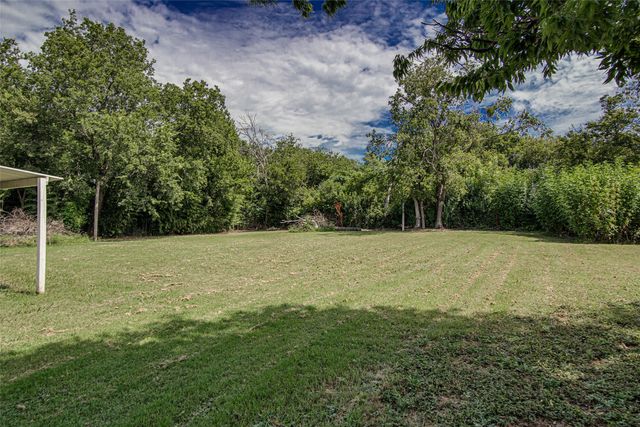 409 E Godley Avenue, Godley, TX 76044