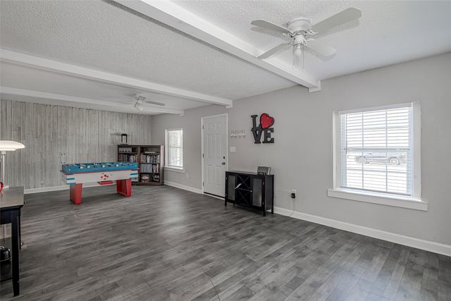 409 E Godley Avenue, Godley, TX 76044