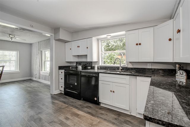 409 E Godley Avenue, Godley, TX 76044