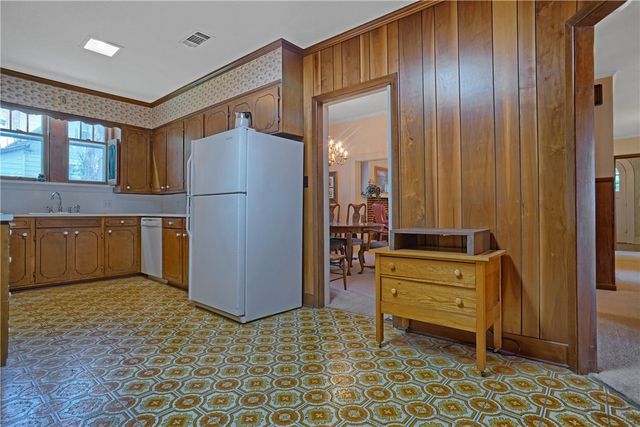 612 S Commerce Avenue, Russellville, AR 72801