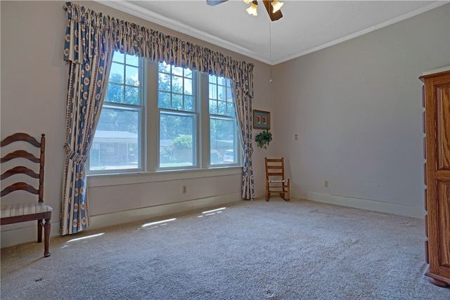 612 S Commerce Avenue, Russellville, AR 72801