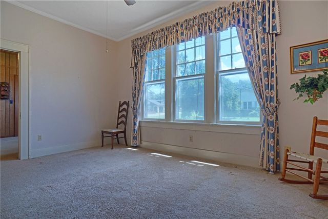 612 S Commerce Avenue, Russellville, AR 72801