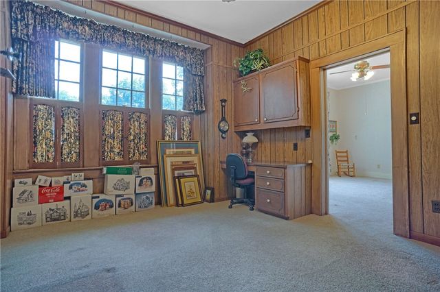 612 S Commerce Avenue, Russellville, AR 72801