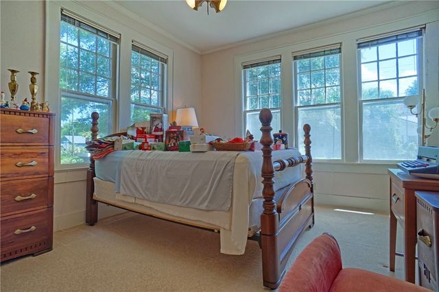 612 S Commerce Avenue, Russellville, AR 72801